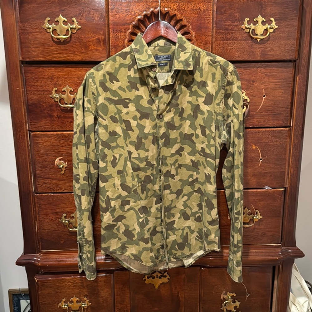 Zara men’s camo print shirt